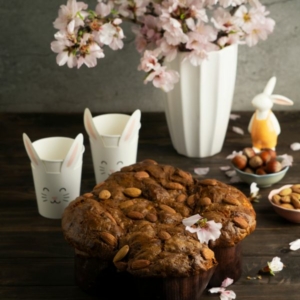 colomba-with-almonds-flowers